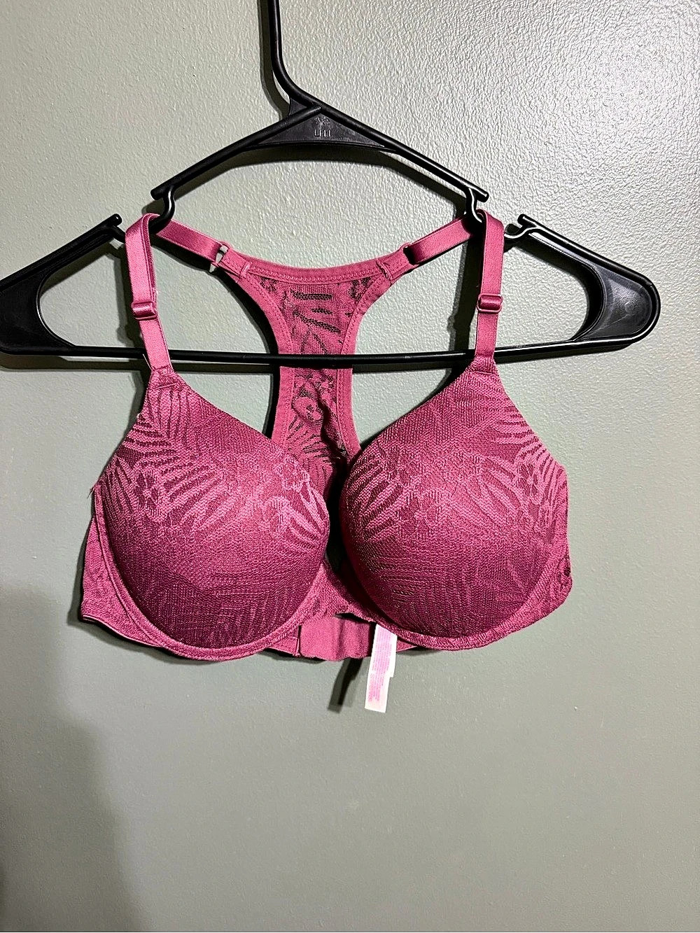 Victoria's Secret Lace Bra in Pink 34D